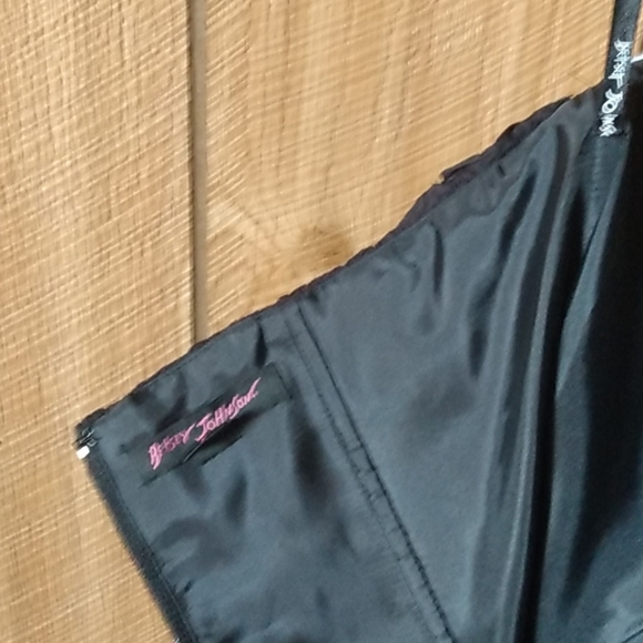 Dress ๐ - Picture 6 of 6